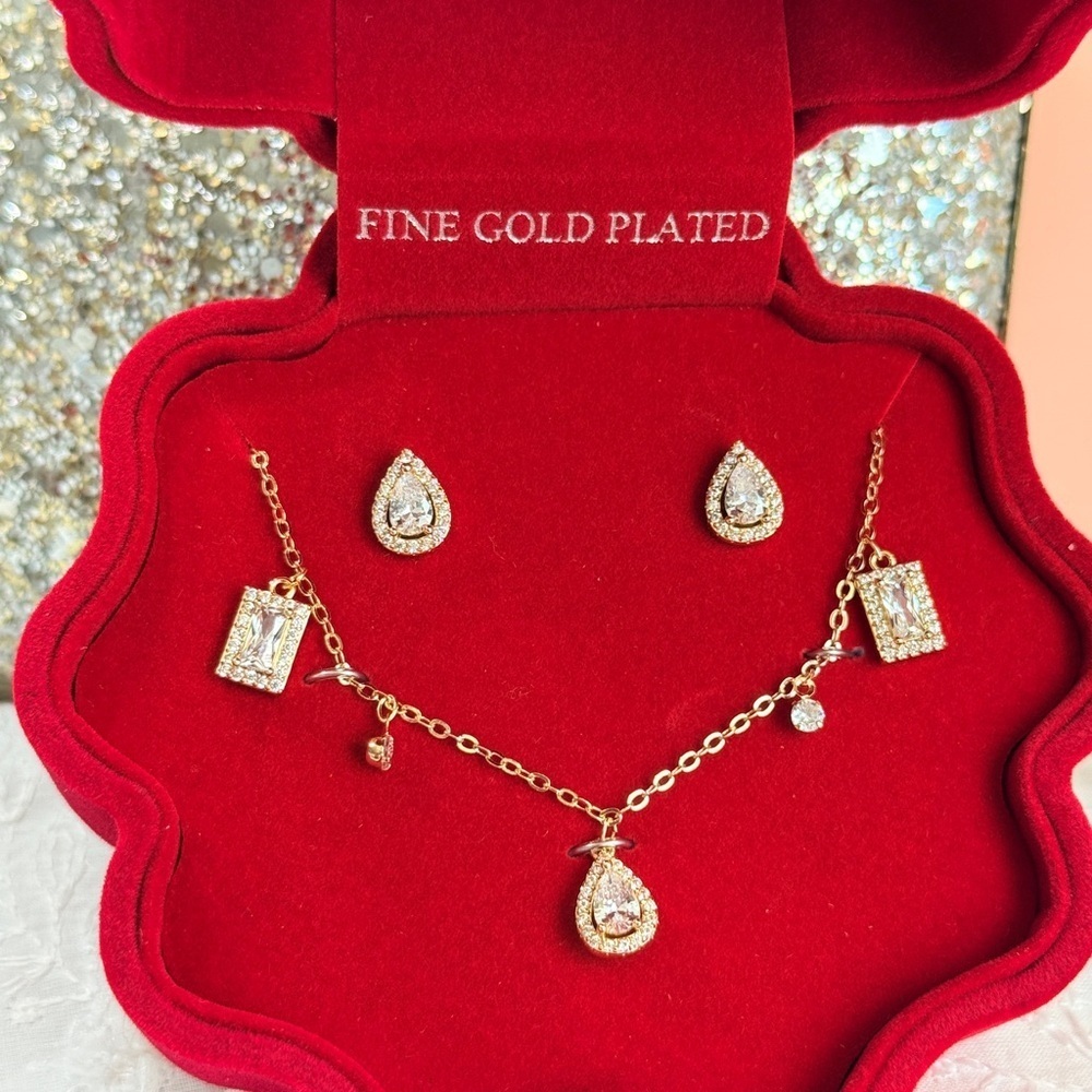 Fine Gold Plated Silver Earrings and Necklace Set - Picture 11 of 11